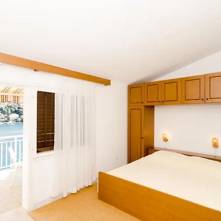 Kuzma Apartment Smokvica (Korcula)