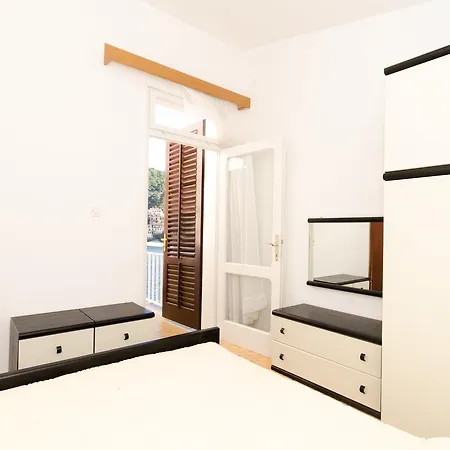 Kuzma Apartment
